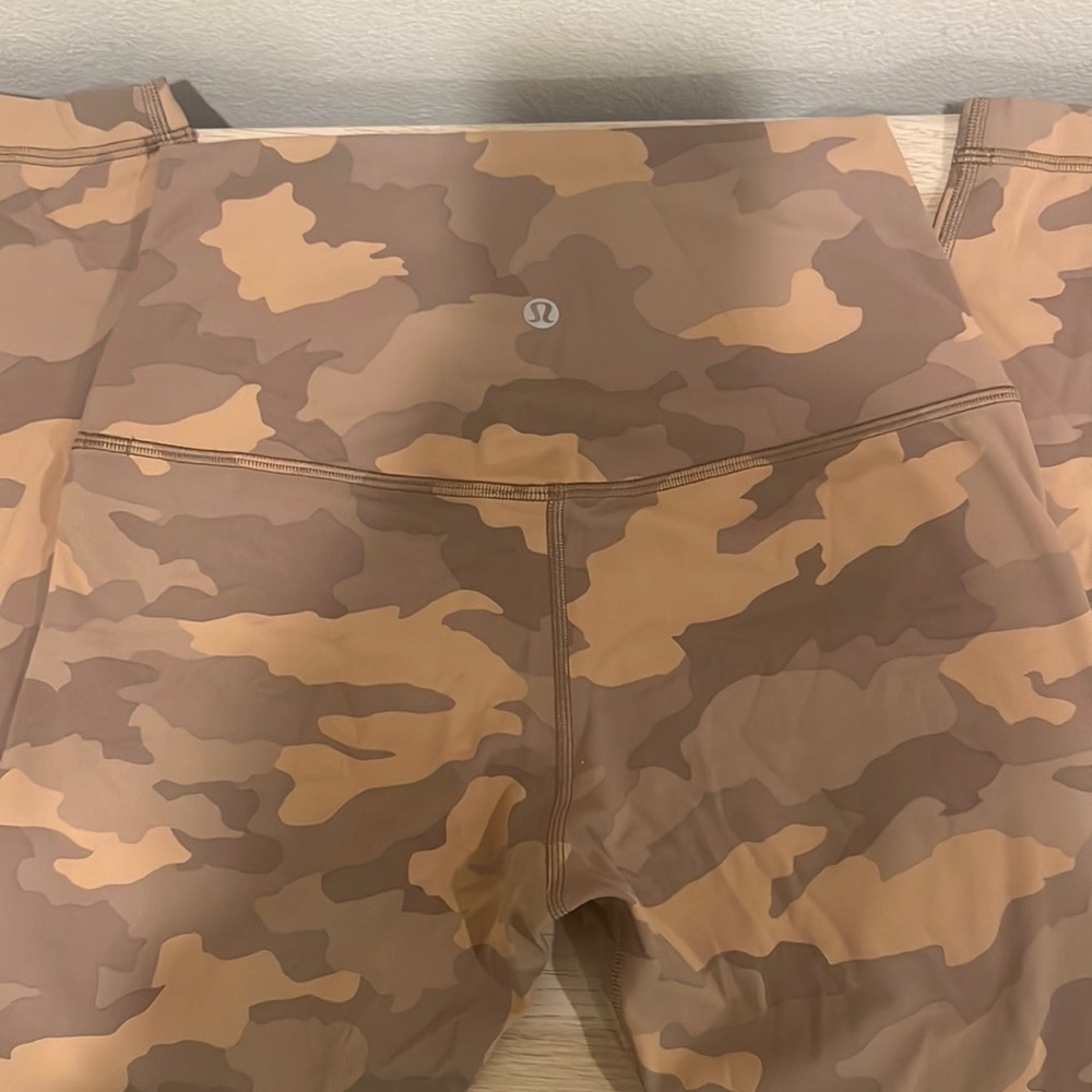 Lululemon Align leggings size 6 (25’ length)